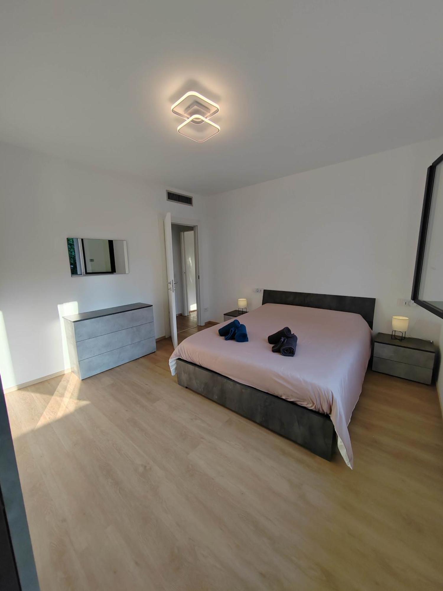 La Terrazza - Very Quiet - Free Park - 3 Min From Varese Center And Lake - Air Conditioning - Cycling Friendly Exteriör bild